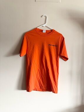 PORT & COMPANY ORANGE MAPLE SNOWFLAKE SHIRT (Men’s small)